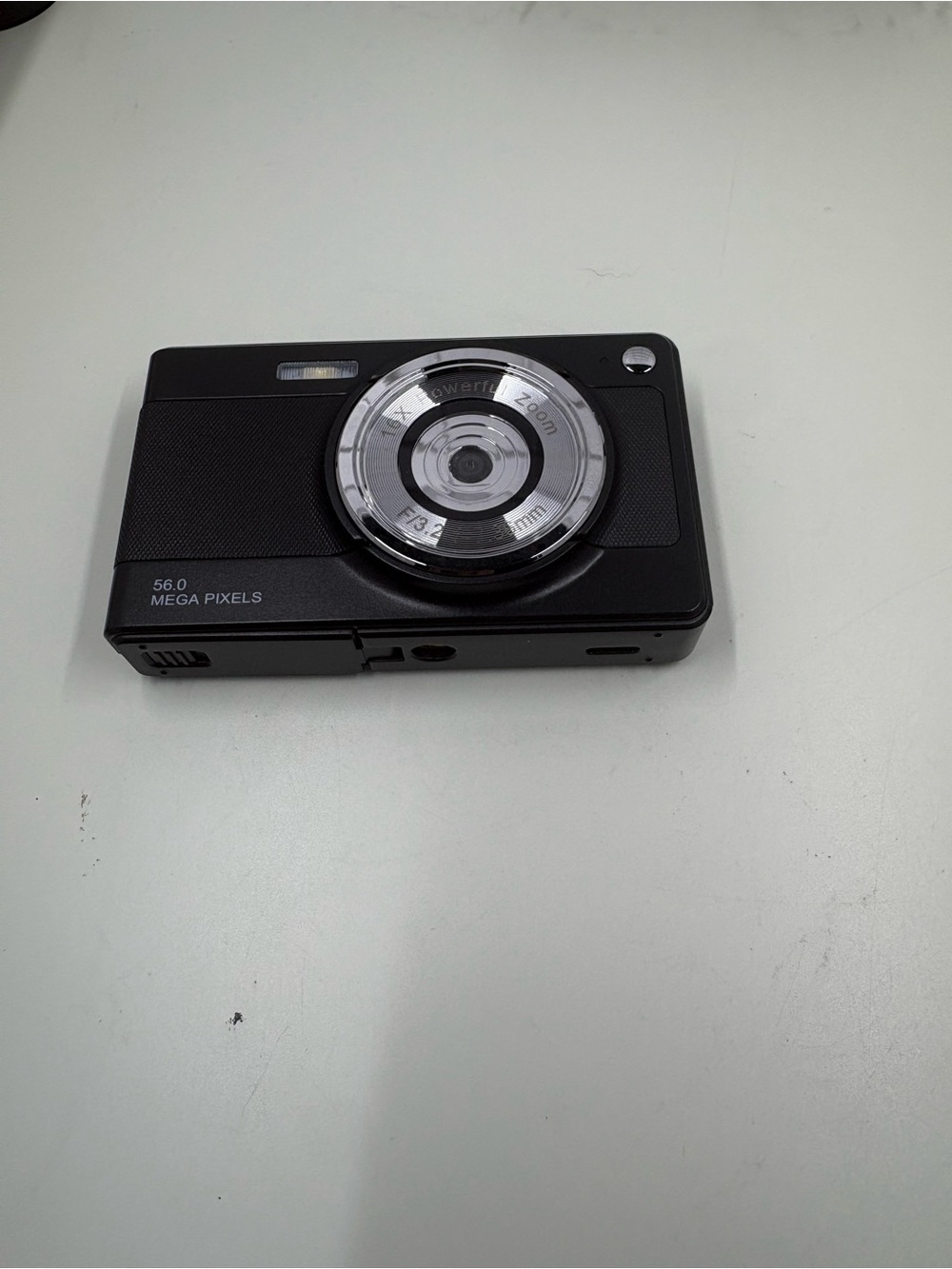 Compact Digital Camera - Black - Picture 4 of 7